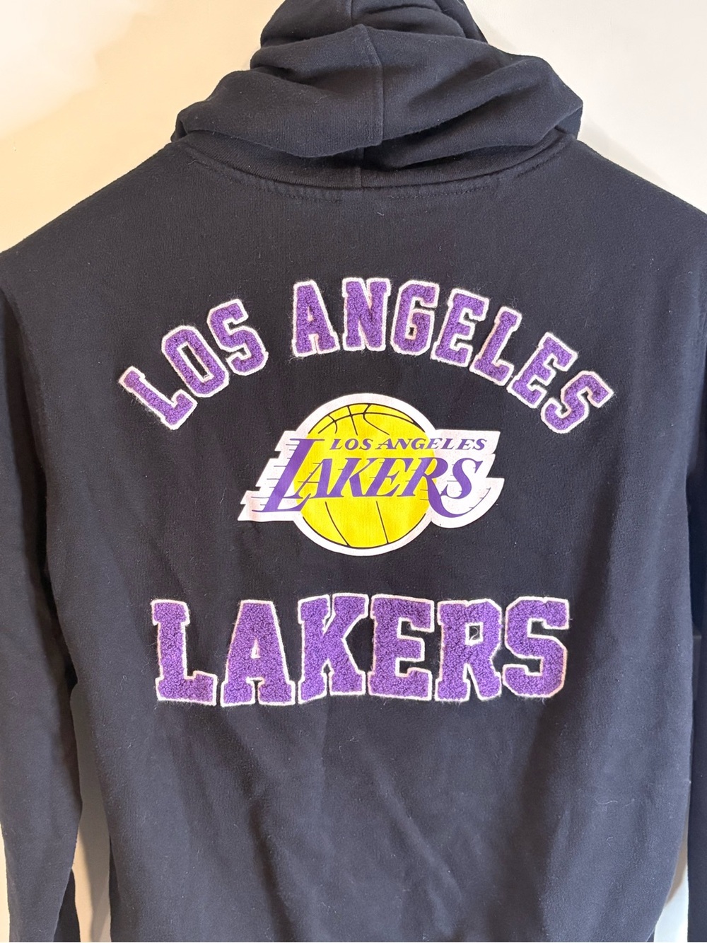 LA Lakers Black Pullover Hoodie - Picture 4 of 14